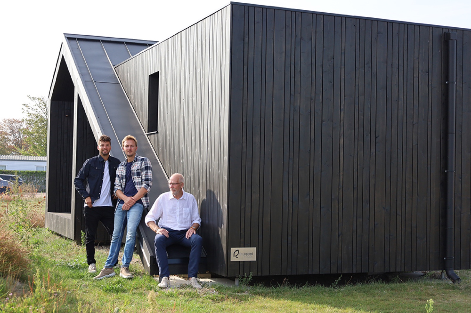 Team Tinyrebel breidt uit