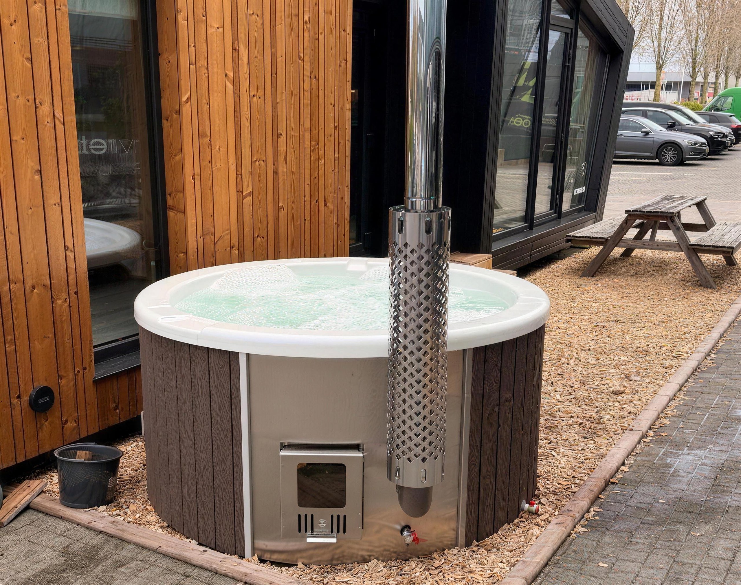Tub Fika hottub van Tinyrebel
