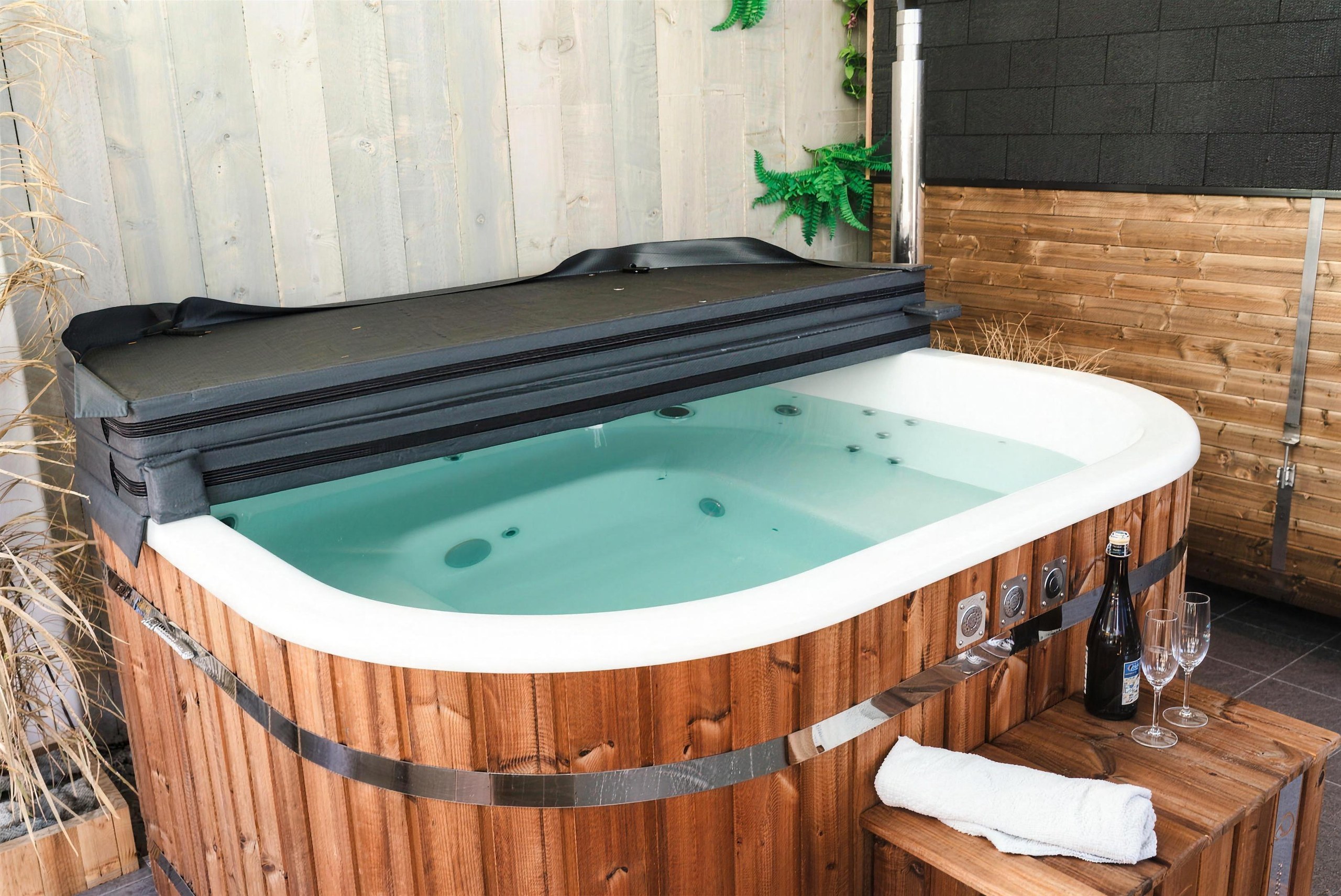 Tub Fyrkant hottub van Tinyrebel